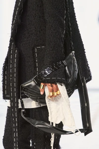 Look 27